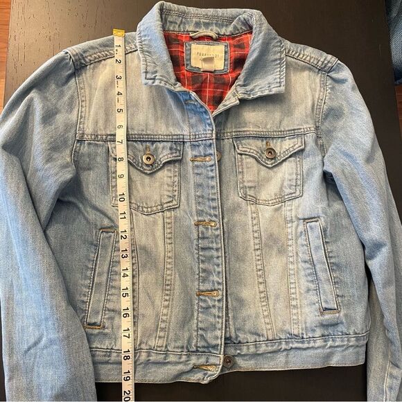 Forever 21 Premium Denim Studded Faded Jean Jacket Women’s Size M - Picture 5 of 9